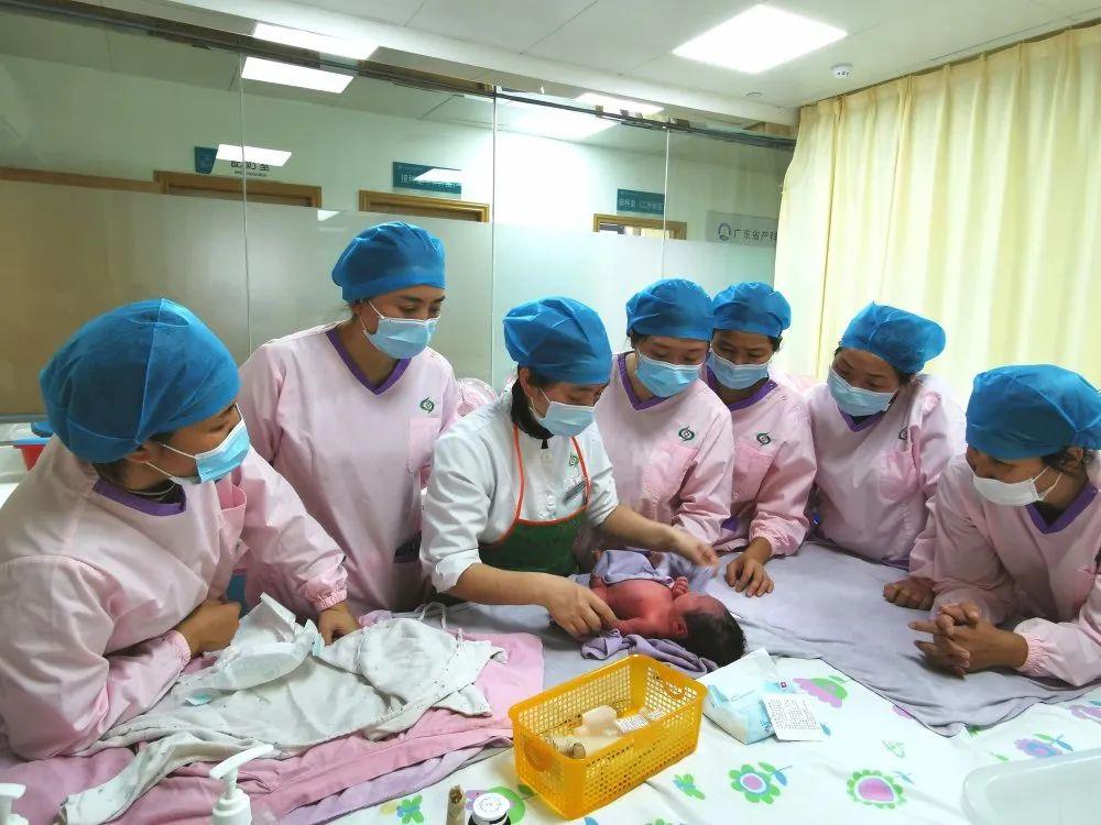 阿拉尔市妇婴监护型护送